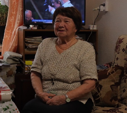 86-летней жительнице Белой Холуницы, пожертвовавшей деньги в помощь военнослужащим, заменят в квартире окна