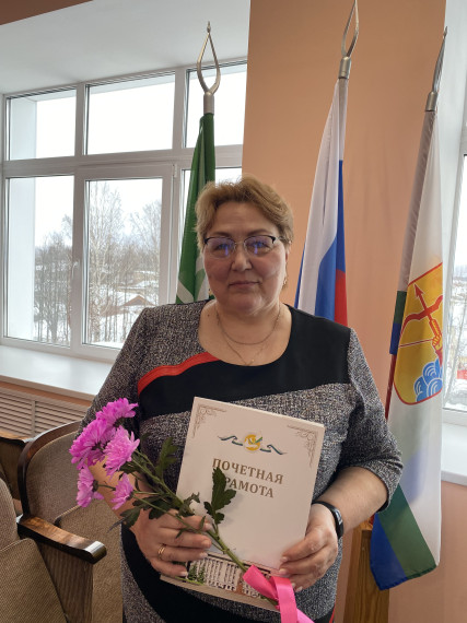 Поздравляем с юбилеем Валентину Яковлевну. Поздравляем с юбилеем Валентину Яковлевну.