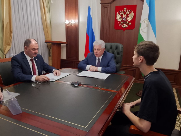 Заместитель полномочного представителя Президента России в ПФО Игорь Паньшин провел прием граждан. Заместитель полномочного представителя Президента России в ПФО Игорь Паньшин провел прием граждан.